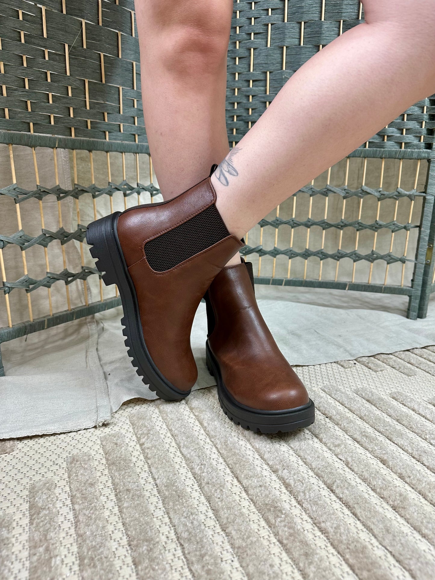 Tan Cheslea Boot